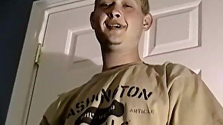 Amateur blond jerking off with his buddy and  being sucked