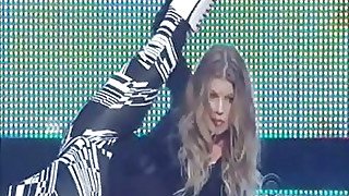 Fergie - In tight Spandex