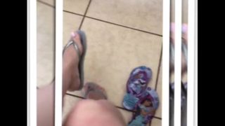 @tici_feet @ticii_feet IG ticii_feet Showing and wearing two different havaianas (preview)