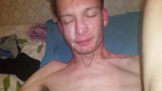 VERY SKINNY TEEN GIVES HIMSELF A BIG FACIAL (CUM ON FACE)