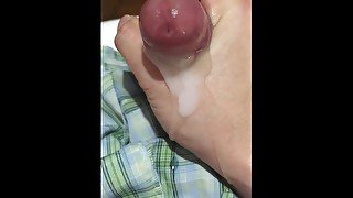 TEEN BOY JERKING OFF! CUM 2 TIMES