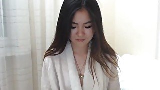 Sexy korean girl squirts on cam