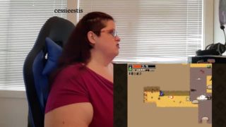 BBW MILF playing Nuclear Throne