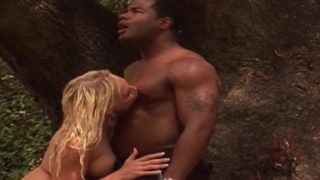 Big Black Manding in the Jungle fuck a nice Blonde