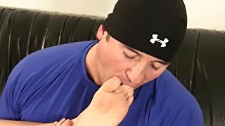 Amateur Teen Gives First Footjob for FuckedFeet!