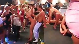 Horny dancing and cocksucking girls in a club