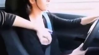 Female Uber Driver Gives Her Passenger A Handjob