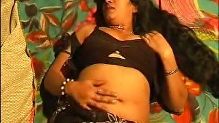 Chunky and passionate dark skin Indian housewfe on cam