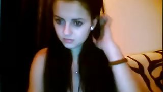 immature webcam slut performs well