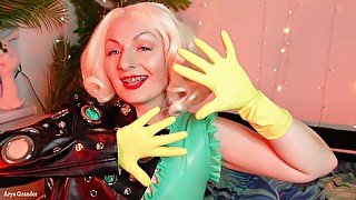 ASMR video - yellow household gloves