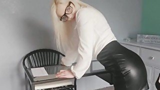 Submissive Secretary - Office Duties