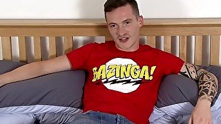 Twink Daniel Scott interviewed for cumshot and masturbation