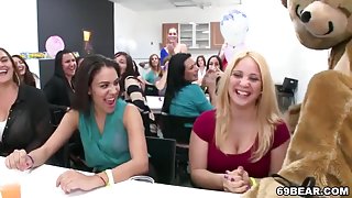 Wild Girls Celebrate With Blowjob Party