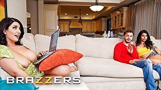 BRAZZERS - Harley Haze's Sexy Roommate Sarah Arabic Is A Total Thirst Trap For Her Bf Apollo