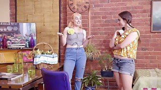 Casey &amp; Willow - Organic Fuck