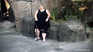 SSBBW FEEDEE IVY DAVENPORT STRUGGLES TO WADDLE