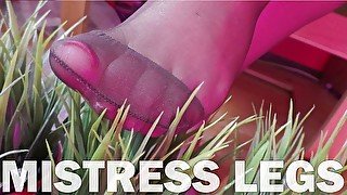 Nylon toes play with artificial grass