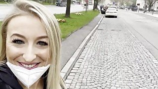 Teen real Orgasmus im Öffentlichen Taxi und erwischt !!!!!