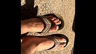 Thongs / Flip-flops & barefoot skateboarding want to come join me? - Manlyfoot