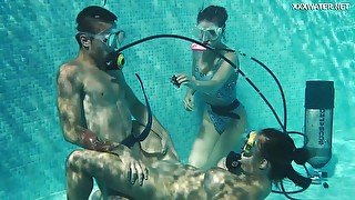 Diving instructor fucks nice babe in scuba Lizzy under the water