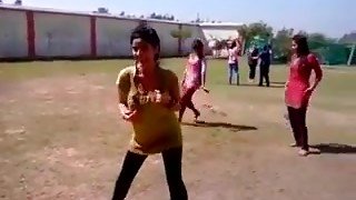 Girls holi dance 2017