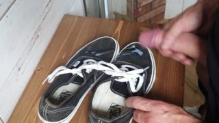 Cum on Vans