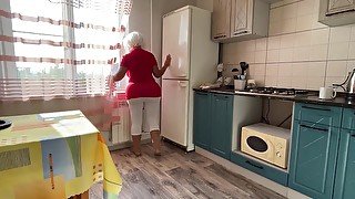 Blowjob and anal sex in mature ass milf in the kitchen