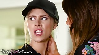 Twisyts - Anya Jaclyn - Mom Knows Best