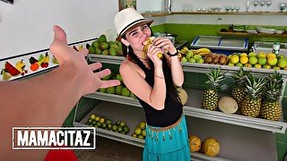 Big Ass Brunette Luna Ruiz Picked Up For Hard Banging In Her Latina Twat - CARNE DEL MERCADO