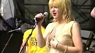 Paparazi-Naked Hollywood Stars-15 Courtney Love