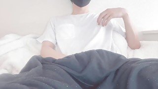 巨根男子の乳首弄りながら正面オナニー　Frontal masturbation while playing with nipples of a man with a big dick