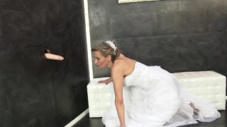 Fetish bride gets bukkake