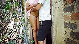 ගේ පිටිපස්සේ ගෑනිට ඇරපු හොර මිනිහා Sri Lanka Wife cheating Husband Fucking Hard with Ex in Backyard