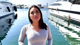 Sarah, 21, hostess on a yacht in Saint-Tropez!