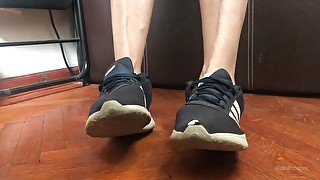 Toe Wiggling Inside Shoe Sneakers Preview