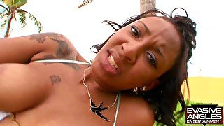 EVASIVE ANGLES Young Black Girlfriends Who Love Pussy 2 Justice And Brienna Have Fun Under The Sun