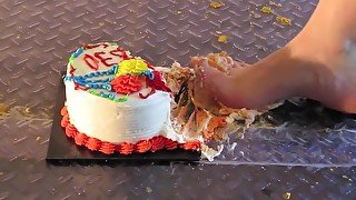 Barefoot Cake crush 3