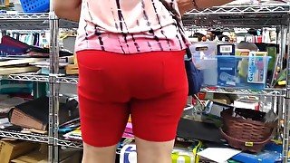 PLumP BuBBLe CHeeKs MaTuRe LaTinA in ReD SHorTs SPanDeX (1)