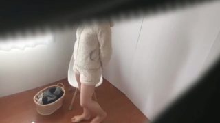 【voyeur】スレンダー美人の清楚な人妻の着替えシーン盗撮風アングル【Hidden Cam】