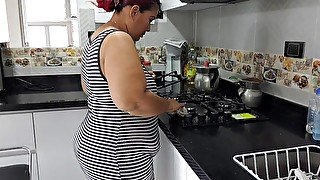 Seducing my stepmother to fuck in the kitchen