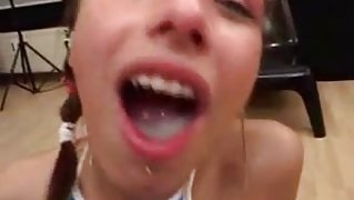 MOUTHS OF CUM : Sandra