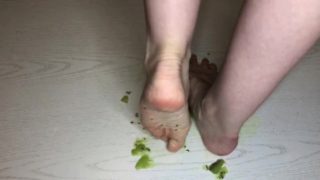 Food crush fetish, show my feet