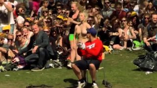 Fully Nude Lapdance in front of a Crowd