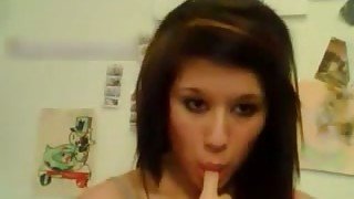 Cute and beautiful chick gets her pussy fingered