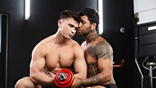 Gym bros are fucking anally in a couple of positions