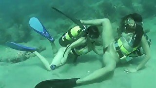 Sex underwater 5