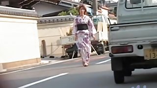 Public sharking of a gorgeous Japanese woman in a kimono