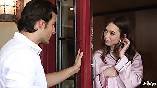 Horny amateur babe Riley Reid gets fucked by her hot neighbor