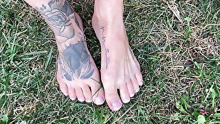 BAREFOOT OUTSIDE WALKING ON A GRASS CUTE TEEN FEET