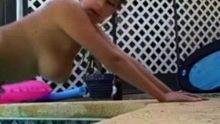 Amateurs Getting Freaky In Their Pool